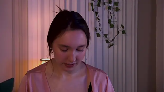 Snapshot of Suzaneey chatting on June 14, 7:16 pm Suzaneey online show from June 14, 7:16 pm