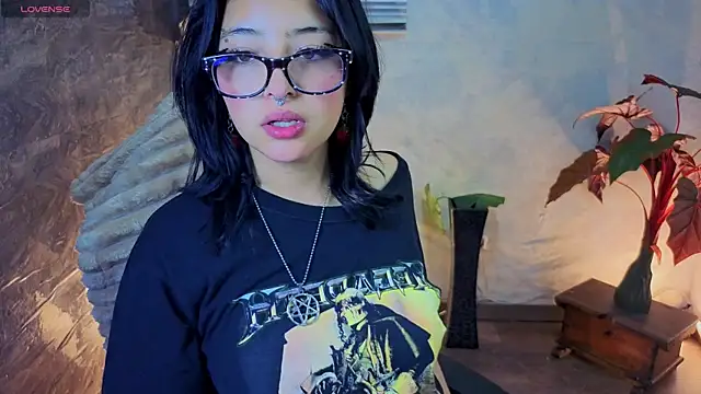 Snapshot of lsa_dolly_nyx chatting on May 4, 10:39 pm lsa dolly nyx online show from May 4, 10:39 pm