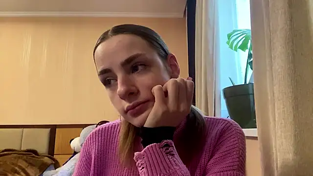 Snapshot of selianderol chatting on April 19, 6:35 am selianderol online show from April 19, 6:35 am