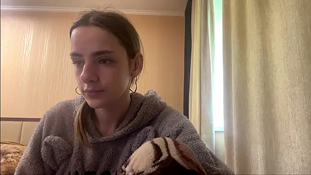 Snapshot of selianderol chatting on May 6, 6:41 am selianderol online show from May 6, 6:41 am