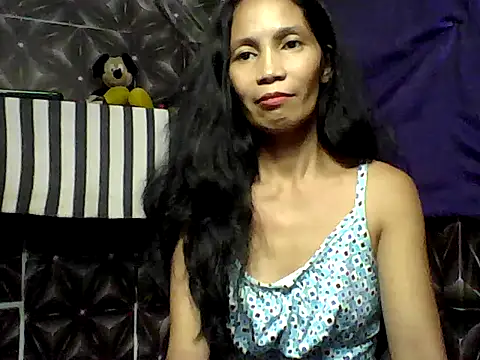 Snapshot of Honeychel chatting on April 18, 12:03 am Honeychel online show from April 18, 12:03 am