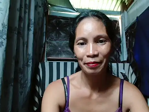 Snapshot of Honeychel chatting on May 4, 7:59 am Honeychel online show from May 4, 7:59 am