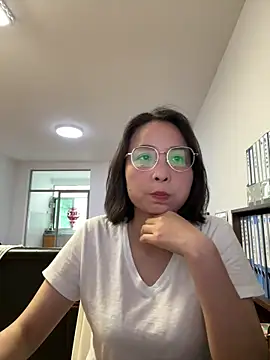 Snapshot of lisha521 chatting on June 1, 12:45 am lisha521 online show from June 1, 12:45 am