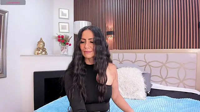 Snapshot of Scarrlet_Fox chatting on May 21, 7:43 pm Scarrlet Fox online show from May 21, 7:43 pm