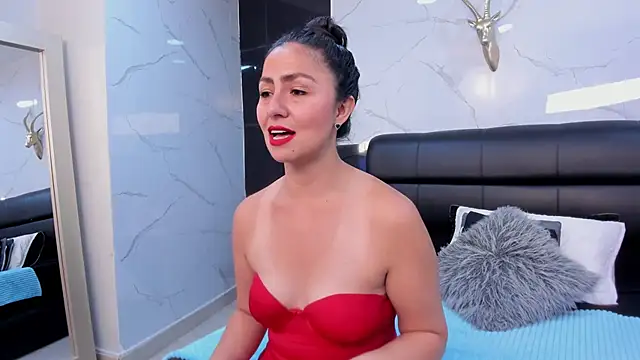 Snapshot of Scarrlet_Fox chatting on May 28, 8:17 pm Scarrlet Fox online show from May 28, 8:17 pm