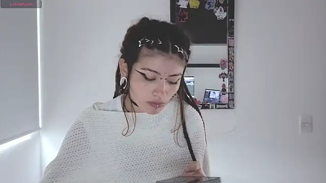 giulietta monsalve online show from April 19, 2:49 pm