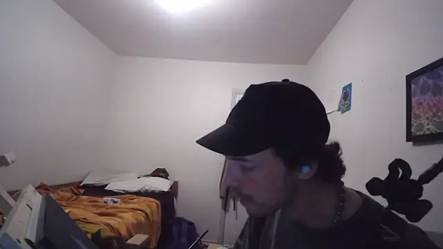 Snapshot of JohnnyMoves chatting on May 7, 3:45 am JohnnyMoves online show from May 7, 3:45 am