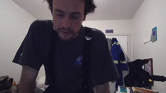 Snapshot of JohnnyMoves chatting on May 8, 1:11 am JohnnyMoves online show from May 8, 1:11 am