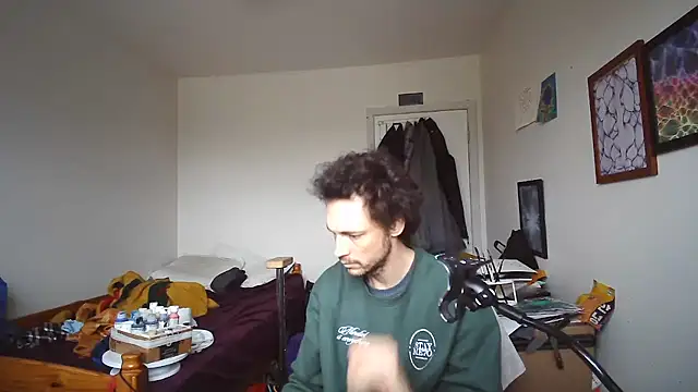 Snapshot of JohnnyMoves chatting on May 14, 5:31 pm JohnnyMoves online show from May 14, 5:31 pm