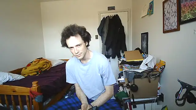Snapshot of JohnnyMoves chatting on May 18, 3:18 pm JohnnyMoves online show from May 18, 3:18 pm