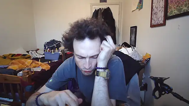 Snapshot of JohnnyMoves chatting on May 21, 12:17 am JohnnyMoves online show from May 21, 12:17 am