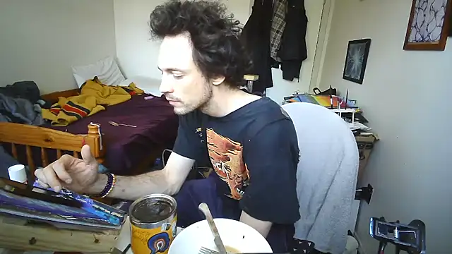 Snapshot of JohnnyMoves chatting on May 29, 4:49 pm JohnnyMoves online show from May 29, 4:49 pm