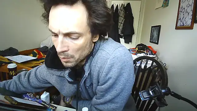 Snapshot of JohnnyMoves chatting on May 30, 4:59 pm JohnnyMoves online show from May 30, 4:59 pm