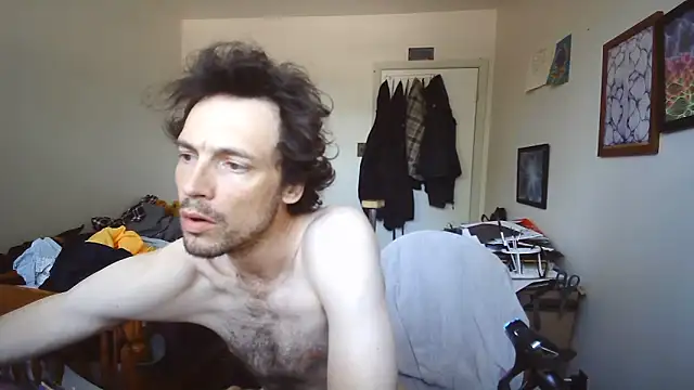 Snapshot of JohnnyMoves chatting on June 1, 5:36 pm JohnnyMoves online show from June 1, 5:36 pm