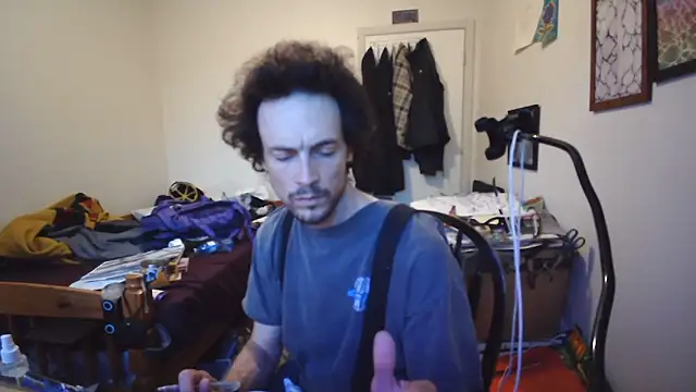 Snapshot of JohnnyMoves chatting on June 5, 11:54 pm JohnnyMoves online show from June 5, 11:54 pm