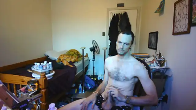 Snapshot of JohnnyMoves chatting on July 21, 10:23 pm JohnnyMoves online show from July 21, 10:23 pm