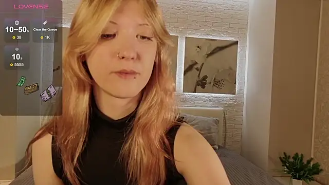 Lina Wi online show from April 16, 9:39 pm