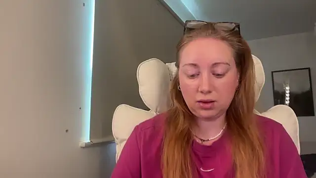 Snapshot of arielsweetieee chatting on May 14, 6:20 am arielsweetieee online show from May 14, 6:20 am