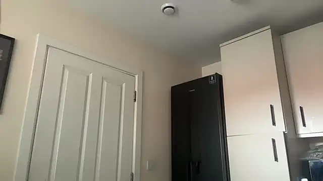 Snapshot of arielsweetieee chatting on June 4, 8:09 am arielsweetieee online show from June 4, 8:09 am