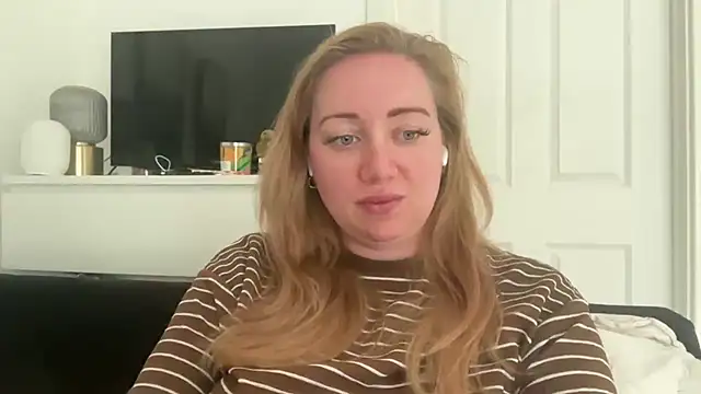 arielsweetieee online show from July 11, 9:01 am