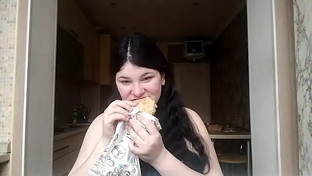 Snapshot of BeatriceMolands chatting on April 24, 7:22 am BeatriceMolands online show from April 24, 7:22 am