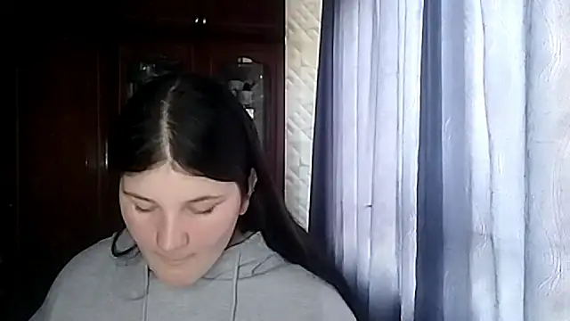 Snapshot of BeatriceMolands chatting on May 15, 3:19 pm BeatriceMolands online show from May 15, 3:19 pm