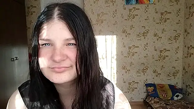 Snapshot of BeatriceMolands chatting on June 4, 3:51 pm BeatriceMolands online show from June 4, 3:51 pm
