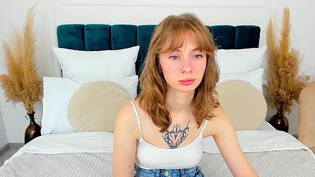 EricaLow online show from July 9, 5:11 am