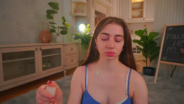 WondaCoriaty online show from May 20, 3:13 am