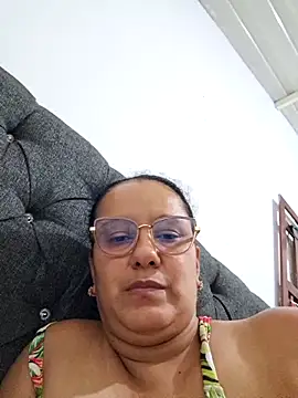 Snapshot of Samanta-42 chatting on April 26, 9:51 am Samanta-42 online show from April 26, 9:51 am