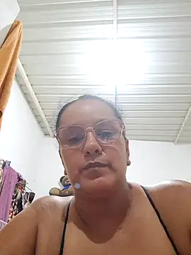 Snapshot of Samanta-42 chatting on April 29, 12:05 am Samanta-42 online show from April 29, 12:05 am