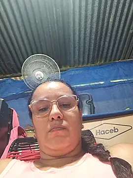 Snapshot of Samanta-42 chatting on May 1, 1:26 pm Samanta-42 online show from May 1, 1:26 pm
