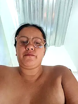 Snapshot of Samanta-42 chatting on June 1, 2:52 pm Samanta-42 online show from June 1, 2:52 pm