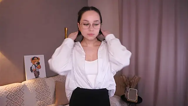 DaysiChristi online show from April 24, 6:10 pm