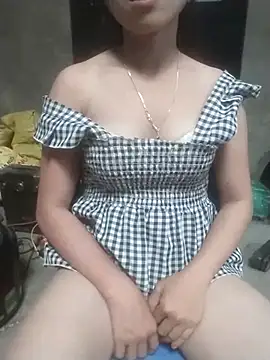 Snapshot of Zara-Lina chatting on April 22, 2:58 am Zara-Lina online show from April 22, 2:58 am