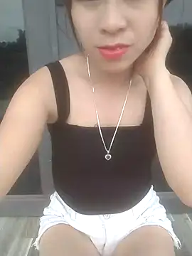 Snapshot of Zara-Lina chatting on April 29, 9:35 am Zara-Lina online show from April 29, 9:35 am