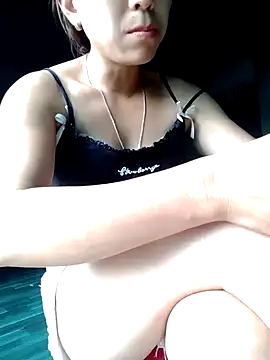 Snapshot of Zara-Lina chatting on May 19, 1:56 am Zara-Lina online show from May 19, 1:56 am