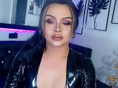 Snapshot of BigcockjasmineTs chatting on May 22, 10:43 am BigcockjasmineTs online show from May 22, 10:43 am