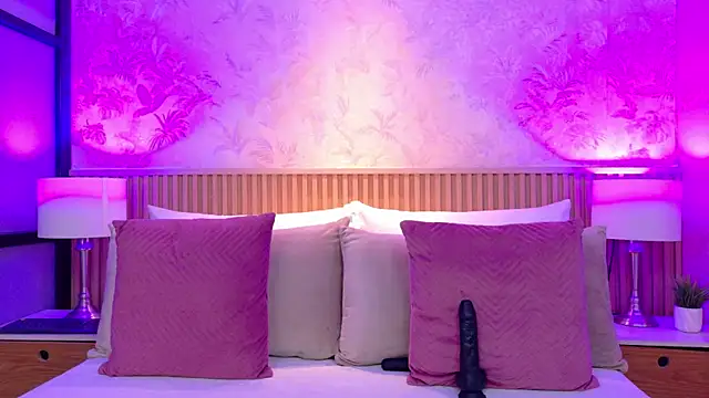 Snapshot of Darcy_glow_ chatting on June 7, 1:48 pm Darcy glow online show from June 7, 1:48 pm