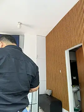 Snapshot of Patricio_02 chatting on May 6, 3:39 pm Patricio 02 online show from May 6, 3:39 pm