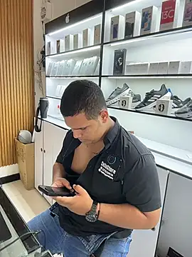 Snapshot of Patricio_02 chatting on May 11, 4:04 pm Patricio 02 online show from May 11, 4:04 pm
