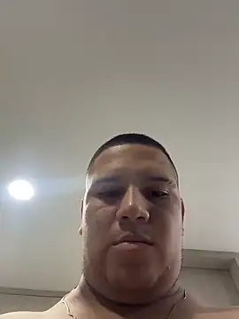 Snapshot of Patricio_02 chatting on May 17, 3:59 am Patricio 02 online show from May 17, 3:59 am