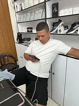 Snapshot of Patricio_02 chatting on May 22, 3:50 pm Patricio 02 online show from May 22, 3:50 pm
