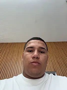 Snapshot of Patricio_02 chatting on May 23, 4:11 pm Patricio 02 online show from May 23, 4:11 pm
