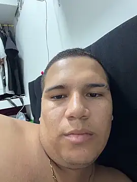 Snapshot of Patricio_02 chatting on May 26, 2:07 am Patricio 02 online show from May 26, 2:07 am