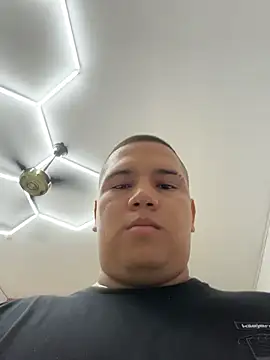 Snapshot of Patricio_02 chatting on May 30, 2:58 pm Patricio 02 online show from May 30, 2:58 pm