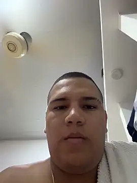Snapshot of Patricio_02 chatting on June 1, 3:30 am Patricio 02 online show from June 1, 3:30 am