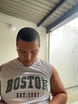 Snapshot of Patricio_02 chatting on June 8, 2:17 pm Patricio 02 online show from June 8, 2:17 pm