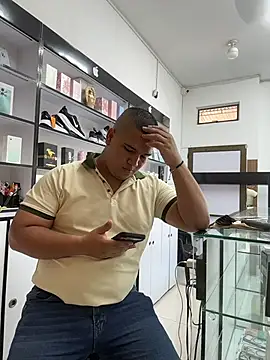 Snapshot of Patricio_02 chatting on July 6, 3:03 pm Patricio 02 online show from July 6, 3:03 pm