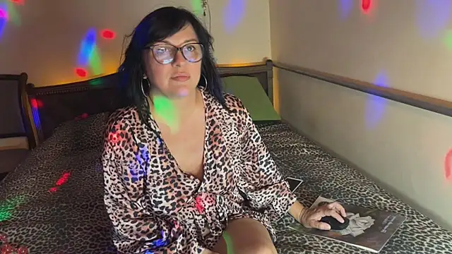Snapshot of OxiLovex chatting on July 14, 8:47 pm OxiLovex online show from July 14, 8:47 pm